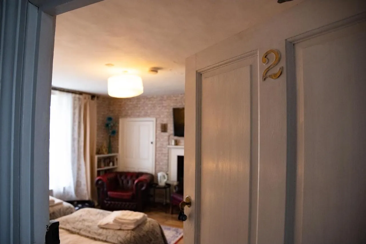 Laburnum Guest House At Bistro En Glaze Wylam United Kingdom