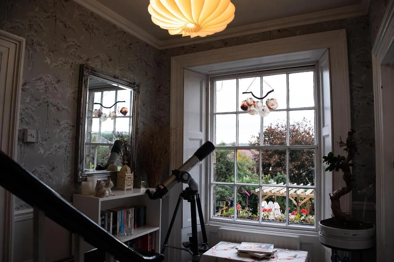 Laburnum Guest House At Bistro En Glaze Wylam 3*,